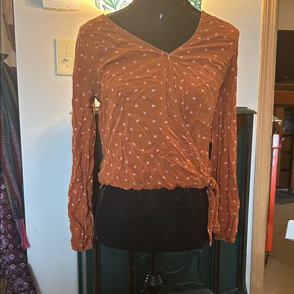 Universal Thread Rust Patterned Wrap Blouse